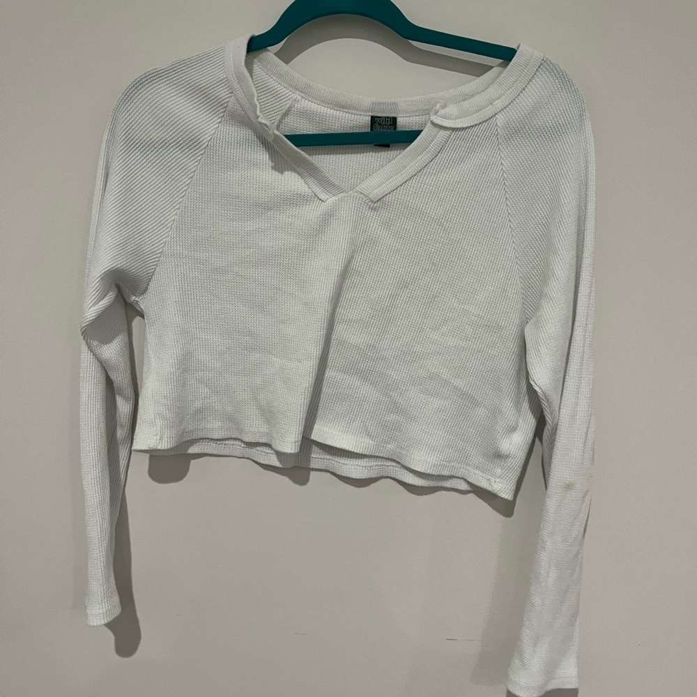 cropped vneck top